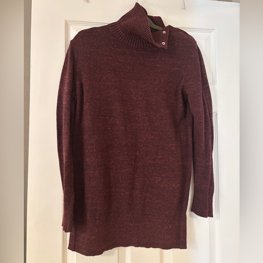 GAP Maroon Turtleneck Sweater